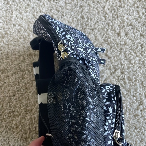 NWT Maurices Floral Backpack Multiple Pockets Black/White - Picture 3 of 6